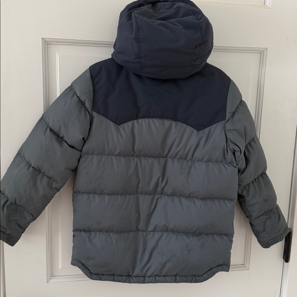 Patagonia Kids Two-Tone Gray Puffer Down Jacket (sz XS/5-6 yrs) - Picture 5 of 10